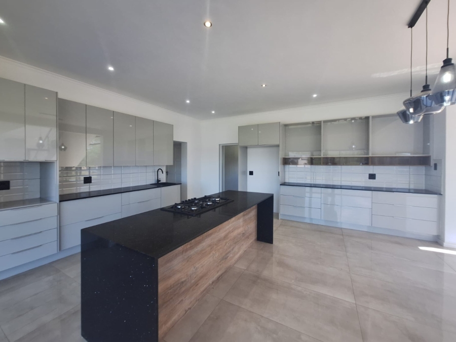 To Let 4 Bedroom Property for Rent in Redstone Private Country Estate North West